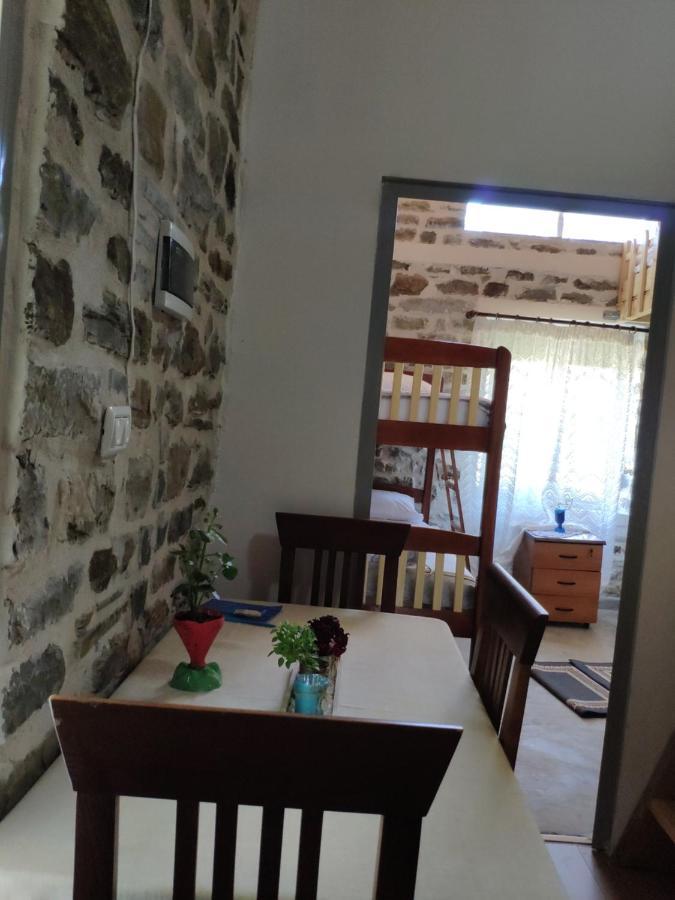 Villa Stone House à Kelcyre Extérieur photo