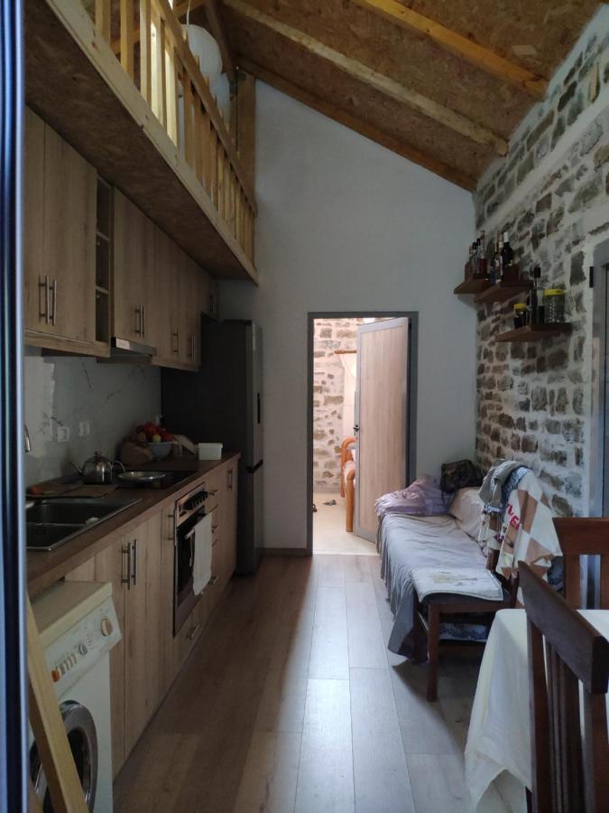Villa Stone House à Kelcyre Extérieur photo